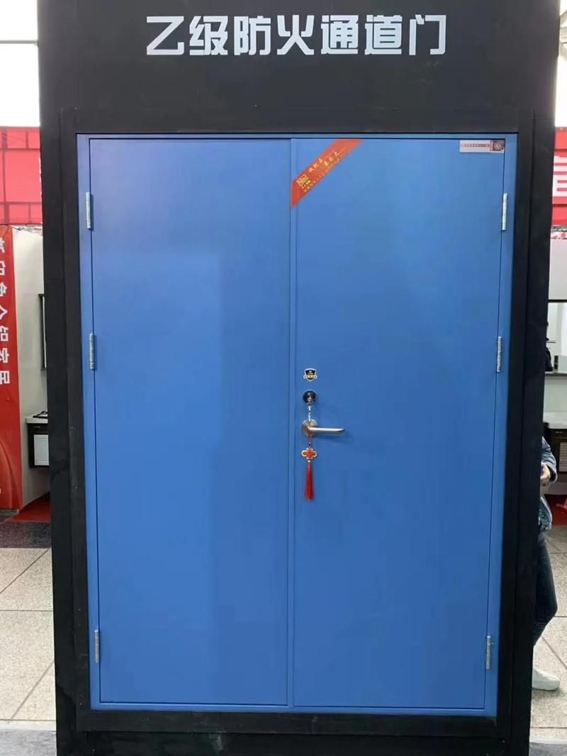 鋼木防火門(mén) 簡(jiǎn)約設(shè)計(jì)，堅(jiān)不可摧的安全守護(hù)